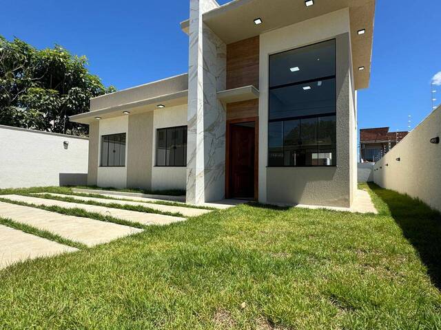 #479 - Casa para Venda em Rio das Ostras - RJ