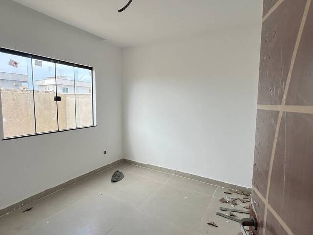 #483 - Casa para Venda em Rio das Ostras - RJ