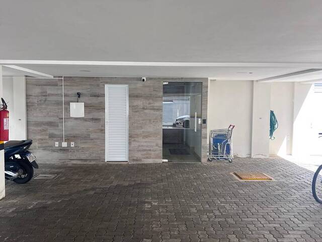 #493 - Apartamento para Venda em Rio das Ostras - RJ