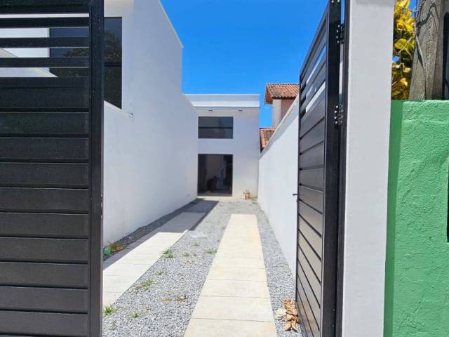 #504 - Casa para Venda em Rio das Ostras - RJ