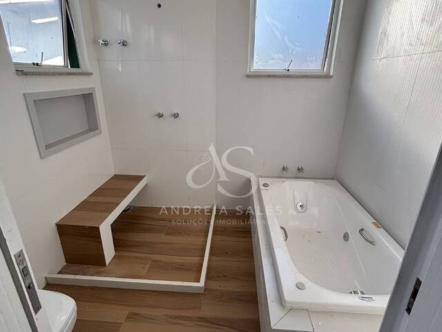 Casa para Venda em Rio das Ostras - 2
