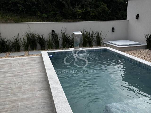 Casa para Venda em Rio das Ostras - 2